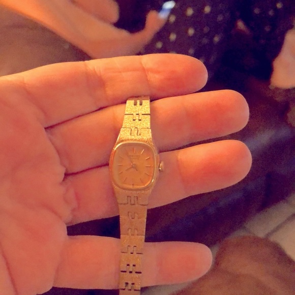Ladies Seiko goldtone watch - Picture 1 of 1